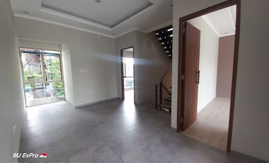 DIJUAL Rumah VILLA BARU SIAP HUNI Lokasi di Cluster Exclusive Cigadung  Dekat dengan Resort Dago Pakar Bandung