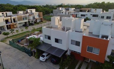 CASA EN VENTA - RESIDENCIAL SEAPORT PUERTO VALLARTA
