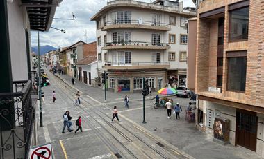 En Venta Casa Rentera Patrimonial con Alto Retorno a Metros del Parque Calderón