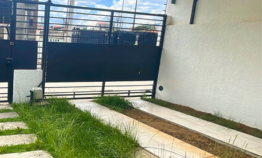 En Renta Bonita y Moderna Casa Amoblada, Sector Ricaurte, Cuenca