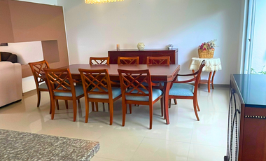 En Renta Bonita y Moderna Casa Amoblada, Sector Ricaurte, Cuenca