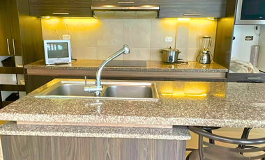 En Renta Bonita y Moderna Casa Amoblada, Sector Ricaurte, Cuenca