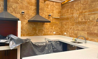 En Renta Bonita y Moderna Casa Amoblada, Sector Ricaurte, Cuenca