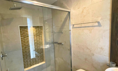 En Renta Bonita y Moderna Casa Amoblada, Sector Ricaurte, Cuenca