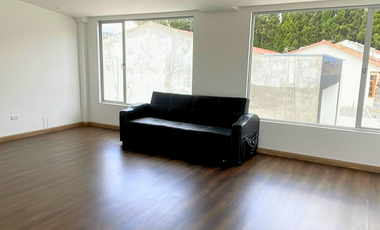 En Renta Bonita y Moderna Casa Amoblada, Sector Ricaurte, Cuenca