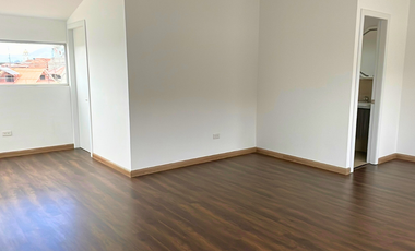 En Renta Bonita y Moderna Casa Amoblada, Sector Ricaurte, Cuenca