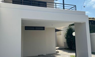 Casa en renta en Urbanizacion Rio Grande, Samborondón