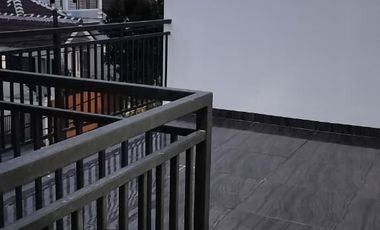 Harga Miring! Rumah 2 Lantai di Boulevard Hijau, Termurah di Kelasnya (73435 ER)