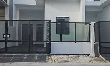 Harga Miring! Rumah 2 Lantai di Boulevard Hijau, Termurah di Kelasnya (73435 ER)