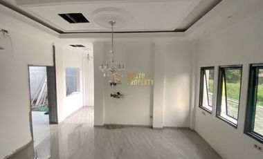 RUMAH MEWAH 2 LANTAI DI GODEAN DEKAT PUSAT KOTA YOGYAKARTA