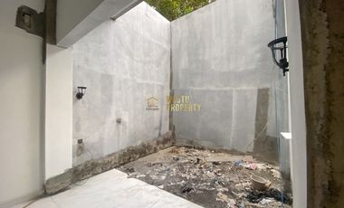 RUMAH MEWAH 2 LANTAI DI GODEAN DEKAT PUSAT KOTA YOGYAKARTA