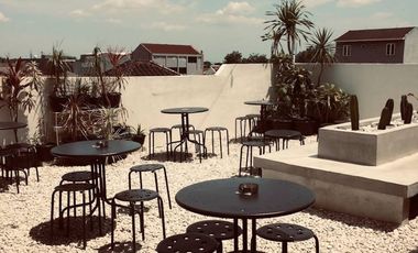 DISEWAKAN RUANG USAHA  ROOFTOP LANTAI 3 DI JL MT HARYONO KOTA TANGERANG