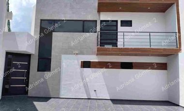 REMATO Casa muy amplia, 2 recámaras en planta baja, lista para estrenar. Más metros de terreno y construcción por menor precio!!!   Mantenimiento $700.       Alberia Residencial TRATO DIRECTO.  $4390 000 si es pago de contado o compruebas tu crédito preaprobado!!!