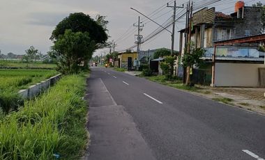 TANAH SAMPING CANDI PRAMBANAN