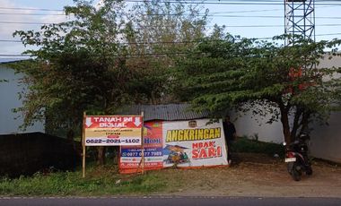 TANAH SAMPING CANDI PRAMBANAN