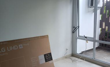 Disewakan Murah Puri Mansion Apt Town House Semi Furnish Uk. 142m2