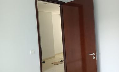 Disewakan Murah Puri Mansion Apt Town House Semi Furnish Uk. 142m2