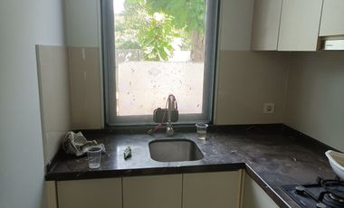 Disewakan Murah Puri Mansion Apt Town House Semi Furnish Uk. 142m2