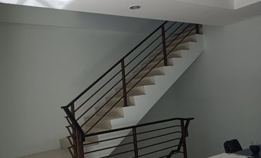 Disewakan Murah Puri Mansion Apt Town House Semi Furnish Uk. 142m2