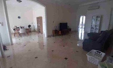 Rumah Eksklusif Semi Furnished + Kolam Renang di Kemang