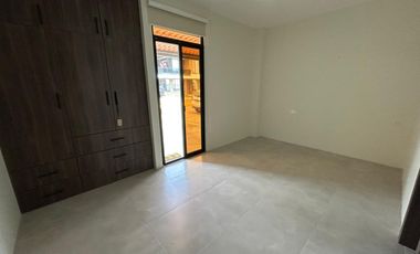 SE VENDE BELLA CASA DE UNA PLANTA  EN URBANIZACIÓN  EN PORTOVIEJO
