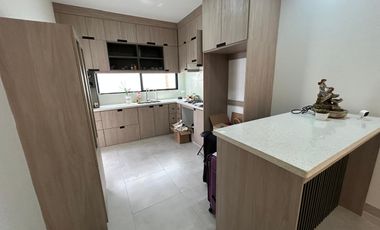 SE VENDE BELLA CASA DE UNA PLANTA  EN URBANIZACIÓN  EN PORTOVIEJO