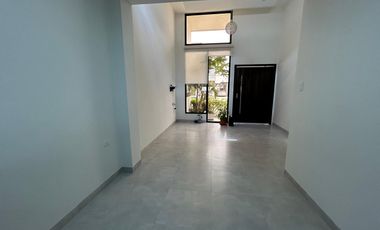 SE VENDE BELLA CASA DE UNA PLANTA  EN URBANIZACIÓN  EN PORTOVIEJO