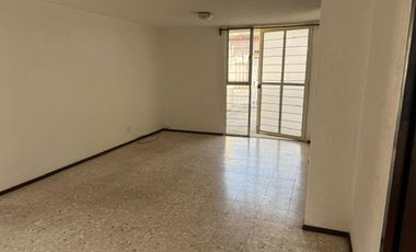 Casa en Venta en colonia Valle de los Pinos, Tlalnepantla de Baz.
