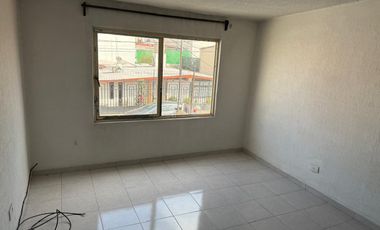 Casa en Venta en colonia Valle de los Pinos, Tlalnepantla de Baz.