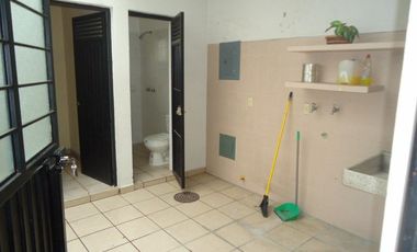 Casa en renta tipo duplex en Planta Baja 3 recámaras, jardín. Espacios amplios.