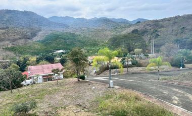 SE VENDE HERMOSA CASA EN JAMA, MANABÍ