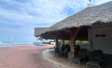 SE VENDE HERMOSA CASA EN JAMA, MANABÍ