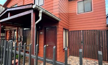 SE VENDE CASA EN CALLE LOS PAPIROS, SECTOR FRANCKE (ID37792)