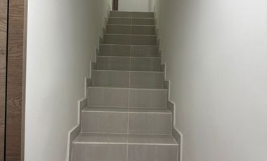 Venta Apartamento Nuevo Tercer Piso San Javier Mónica.