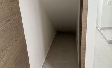 Venta Apartamento Nuevo Tercer Piso San Javier Mónica.