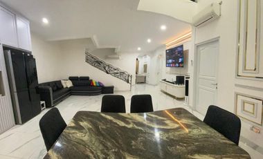 TURUN HARGA HUNIAN MEWAH SIAP HUNI!! NYAMAN LUAS DAN SEMI FURNISH AKSES TERBAIK BSD