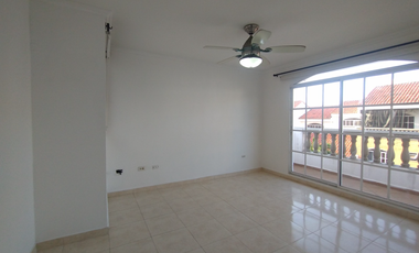 Casa en arriendo en Villa Santos.