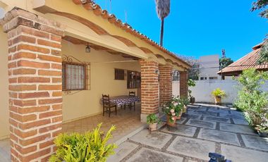 Perfecta para inversion, en el corazon de Chapala!