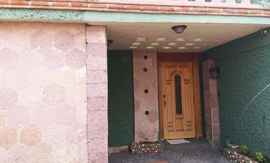 BONITA CASA Y EXCELENTE UBICACION EN VILLA DE LAS FLORES COACALCO