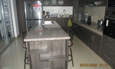 Casa amoblada de arriendo alquiler en Cuenca Ricaurte sector colegio Catalinas