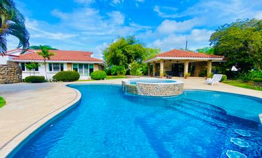 ALQUILO LINDA FINCA LAS PALMERAS INF AL3002047822 UBICADA EN VILLAVICENCIO SECTOR PRIVADO