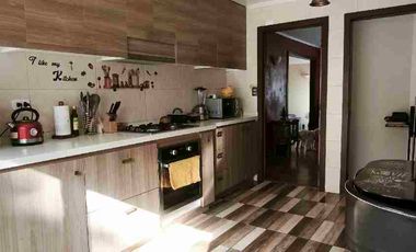 SE VENDE AMPLIA CASA ! CERCANO A COLEGIO WESSEX, VILLA EL AROMO