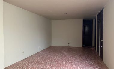 AMPLIA CASA DE 5 RECAMARAS EN RENTA EN ZONA CENTRO Y JARDIN DE SAN MARCOS