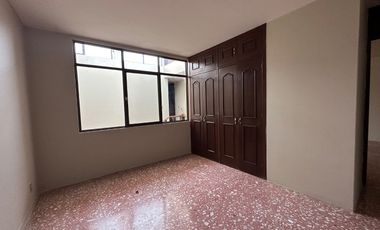 AMPLIA CASA DE 5 RECAMARAS EN RENTA EN ZONA CENTRO Y JARDIN DE SAN MARCOS