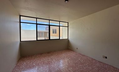 AMPLIA CASA DE 5 RECAMARAS EN RENTA EN ZONA CENTRO Y JARDIN DE SAN MARCOS