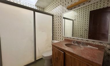 AMPLIA CASA DE 5 RECAMARAS EN RENTA EN ZONA CENTRO Y JARDIN DE SAN MARCOS