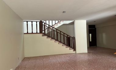 AMPLIA CASA DE 5 RECAMARAS EN RENTA EN ZONA CENTRO Y JARDIN DE SAN MARCOS