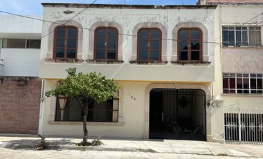 AMPLIA CASA DE 5 RECAMARAS EN RENTA EN ZONA CENTRO Y JARDIN DE SAN MARCOS