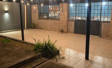 CASA CON QUINCHO Y PILETA