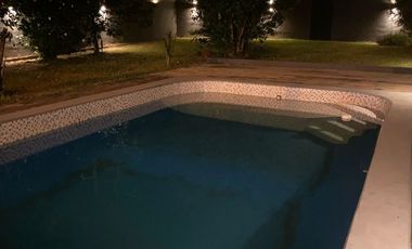 CASA CON QUINCHO Y PILETA